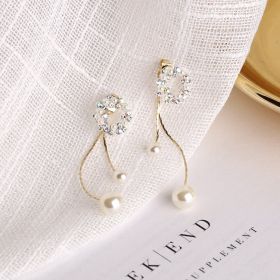 Pearl garland stud earrings (Color: Silver)