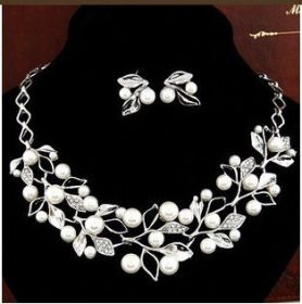 Two-Piece Set Of Pearl Four-Leaf Clover Necklace Jewelry Accessories Earrings (Color: Silver)