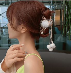 Metal Crystal Tassel Grip High Quality Sense (Option: Hairball Fringe Grab)